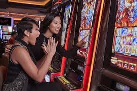 Antarmuka aplikasi wla togel menampilkan meja dealer langsung dan menu navigasi
